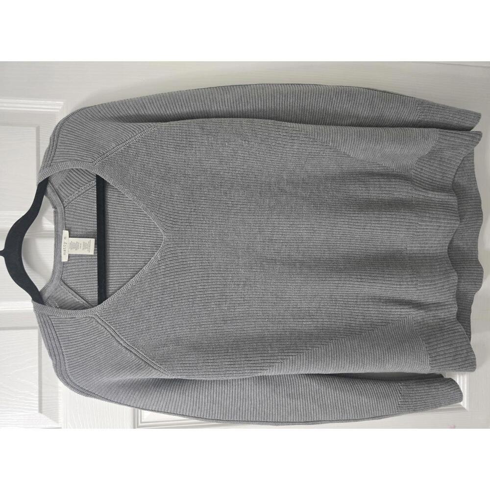 Matty M Women's Medium Gray V-Neck Ribbed Sweater